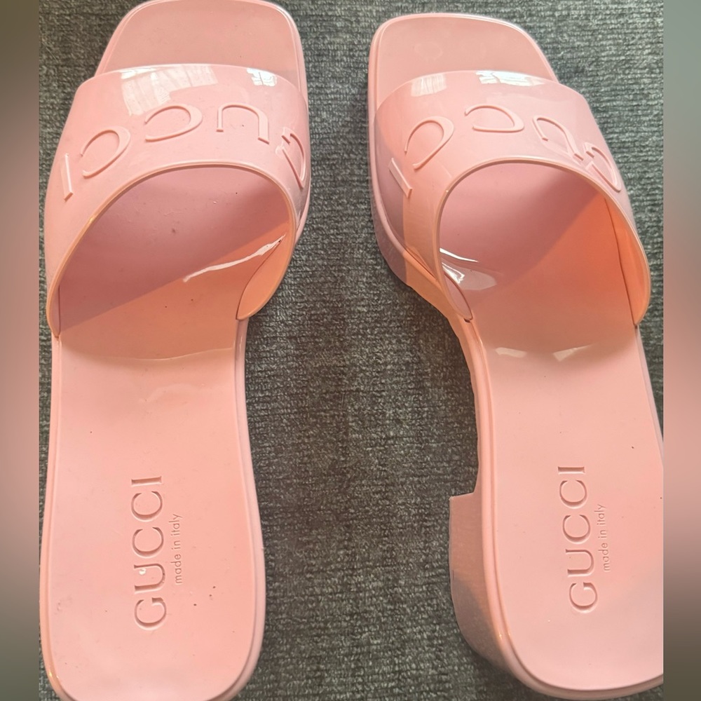 Gucci Wild Rose Sandals
